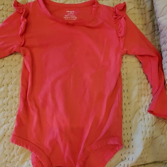 24 Months, Carter's Ruffled Bodysuits. 2 pack. - Picture 5 of 5